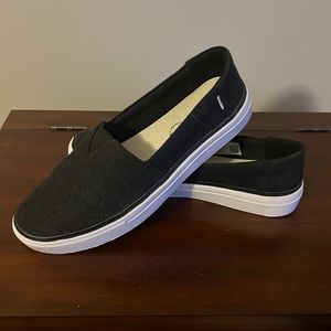 TOMS Parker Slip On (worn twice)
